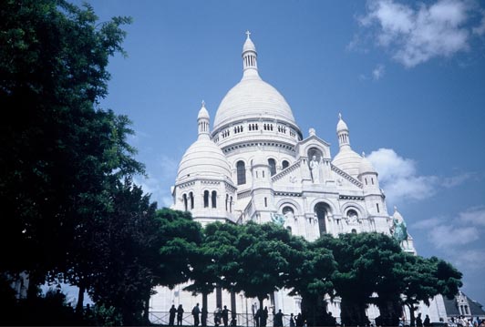 Sacre Coeur from rue du Cardinal Dubois